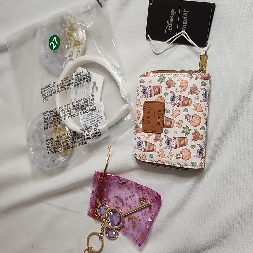 Disney 2024  Snowglobe Ears, Loungefly Stitch Wallet &  Jewel Keychain Key